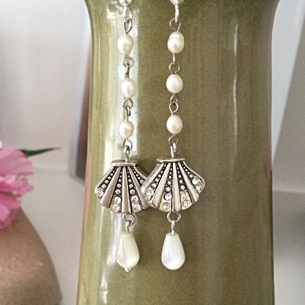 SALE💕Beach Earrings, Scallop Rhinestone Earrings - Picture 7 of 13